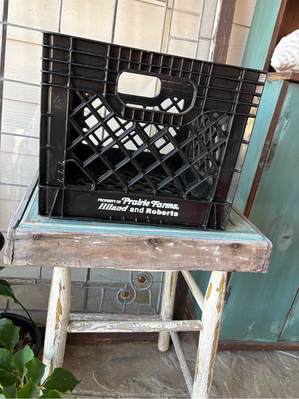 Prairie Farms Hiland Black Plastic Dairy Advertising Milk Crate Container